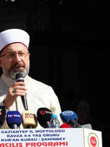 DİYANET İŞLERİ BAŞKANI PROF. DR. ALİ ERBAŞ, GAZİANTEP’TE, HAYIRSEVERLER TARAFINDAN YAPTIRILAN ‘04-06 YAŞ RAVZA KUR’AN KURSU’ AÇILIŞ TÖRENİNE KATILDI. (RESUL YANBUL/GAZİANTEP-İHA)